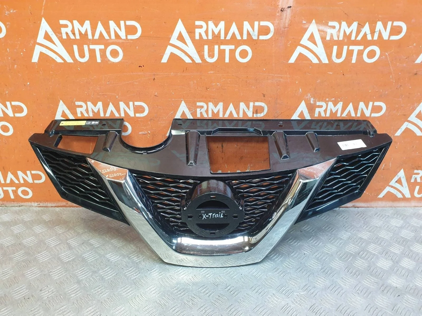 Решетка радиатора Nissan X-Trail 2013-2019 T32