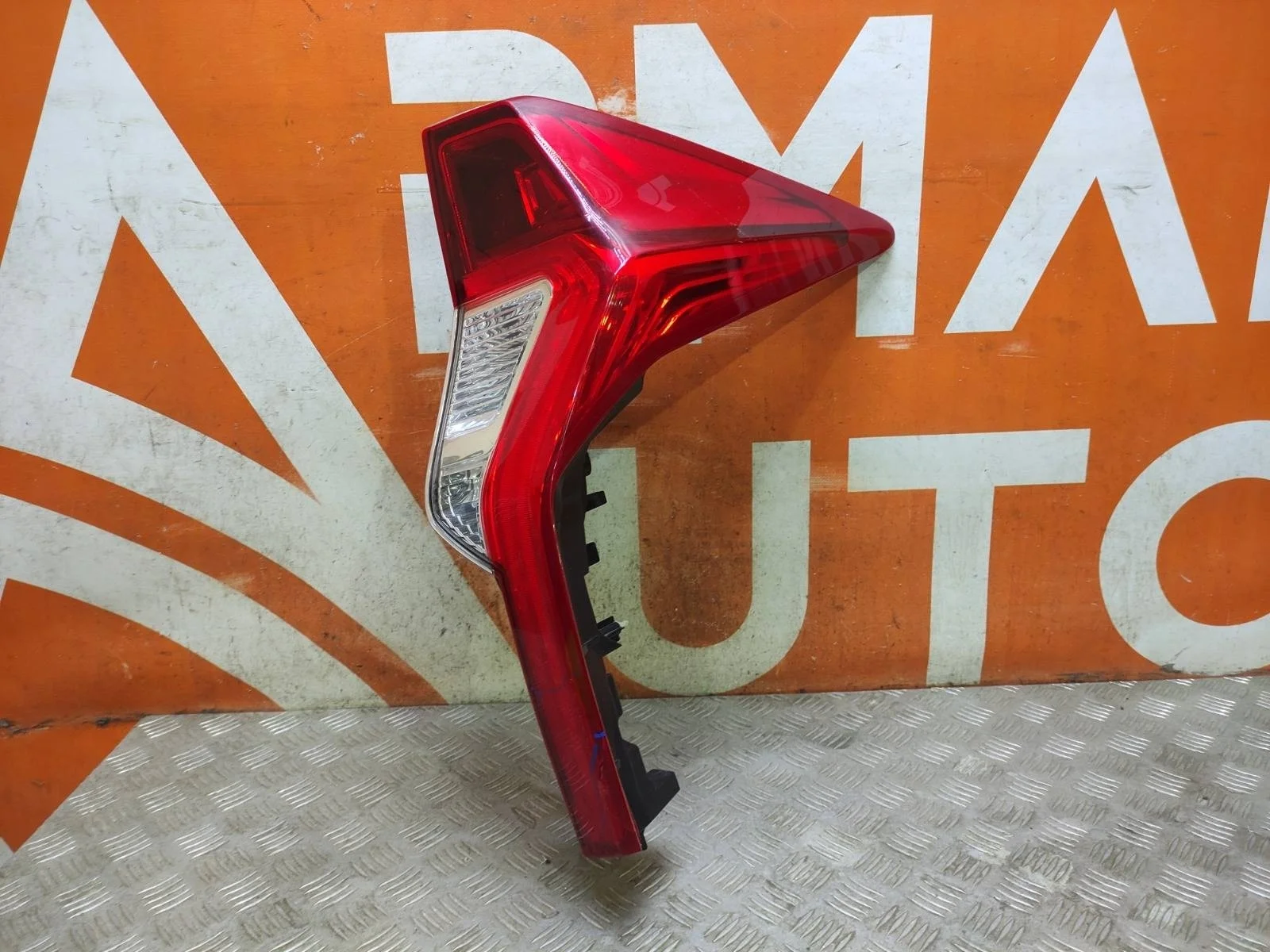 Фонарь Mitsubishi Pajero Sport 2015-2021 3