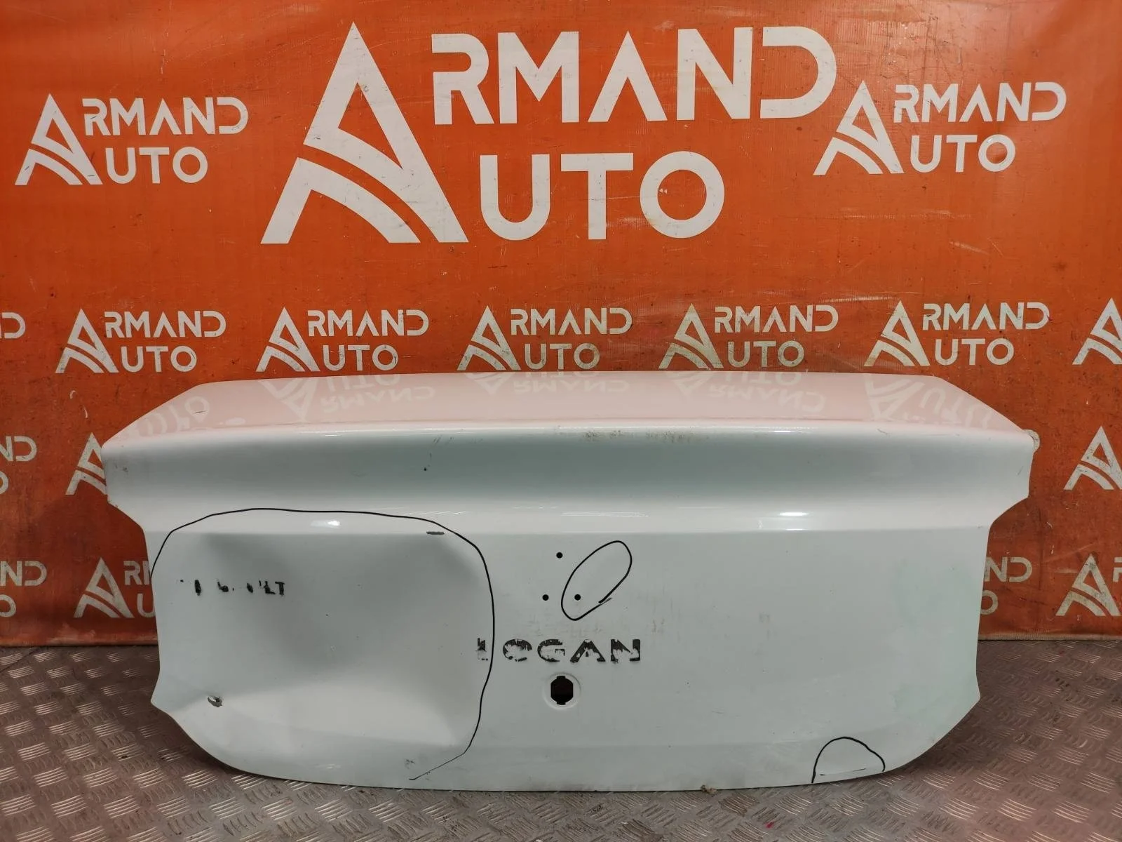 Крышка багажника Renault Logan 2012-2022