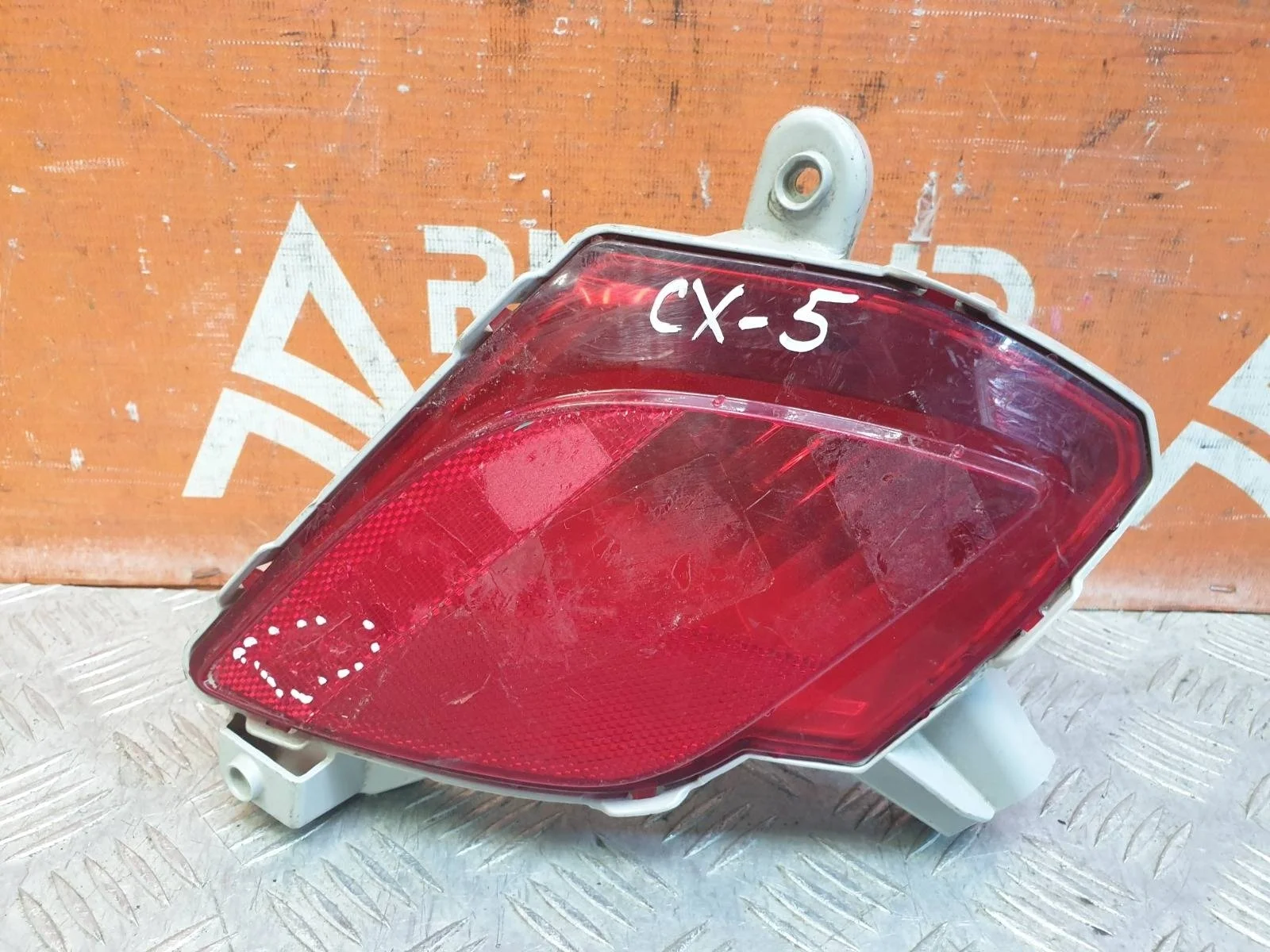 Отражатель Mazda CX-5 2011-2017