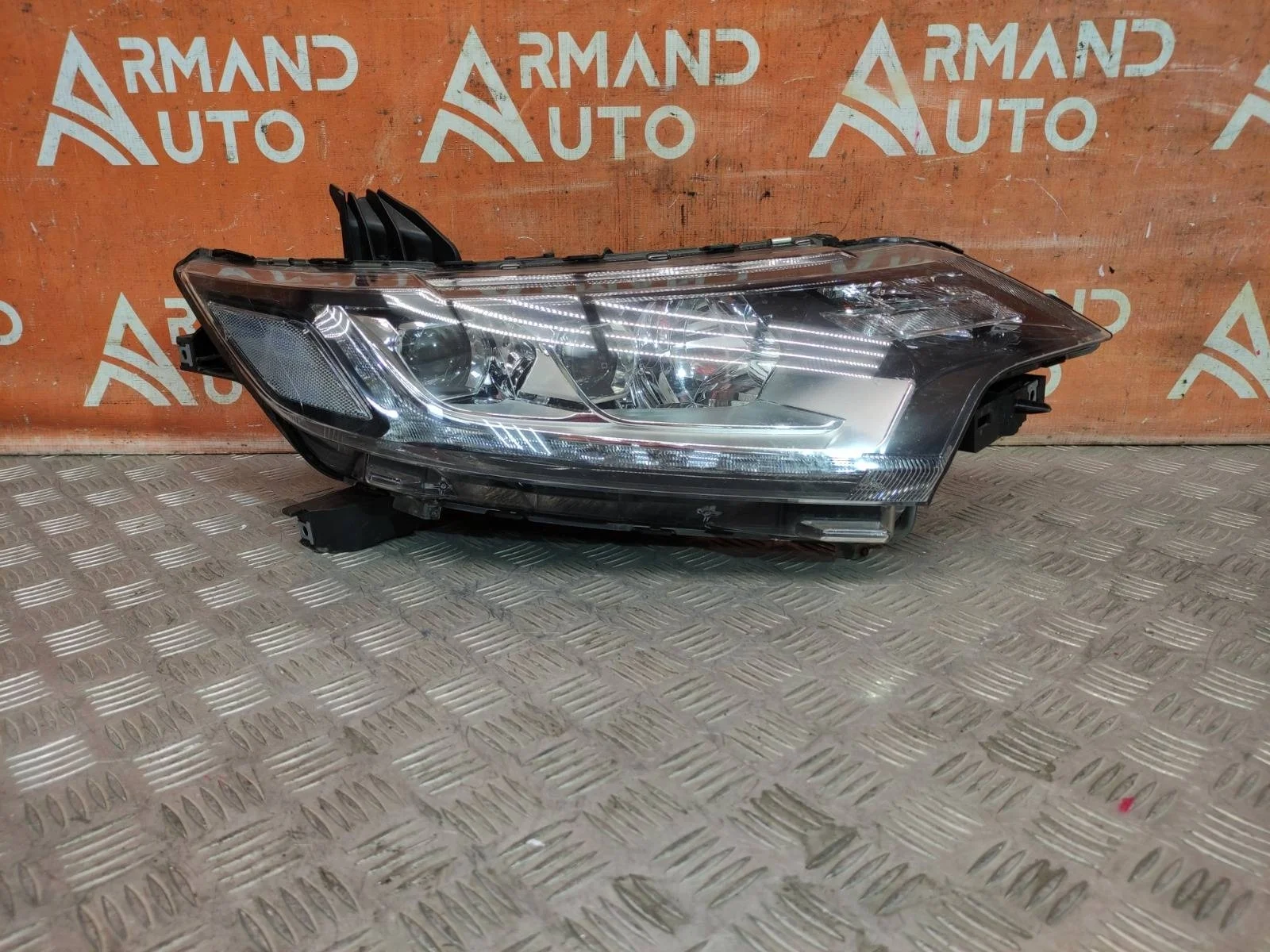 Фара Mitsubishi Outlander 2015-нв 3