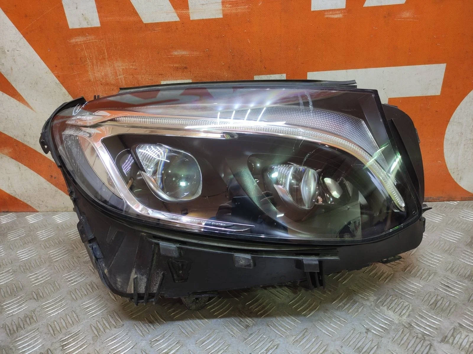 Фара Mercedes GLC-Class 2015-2019 X253