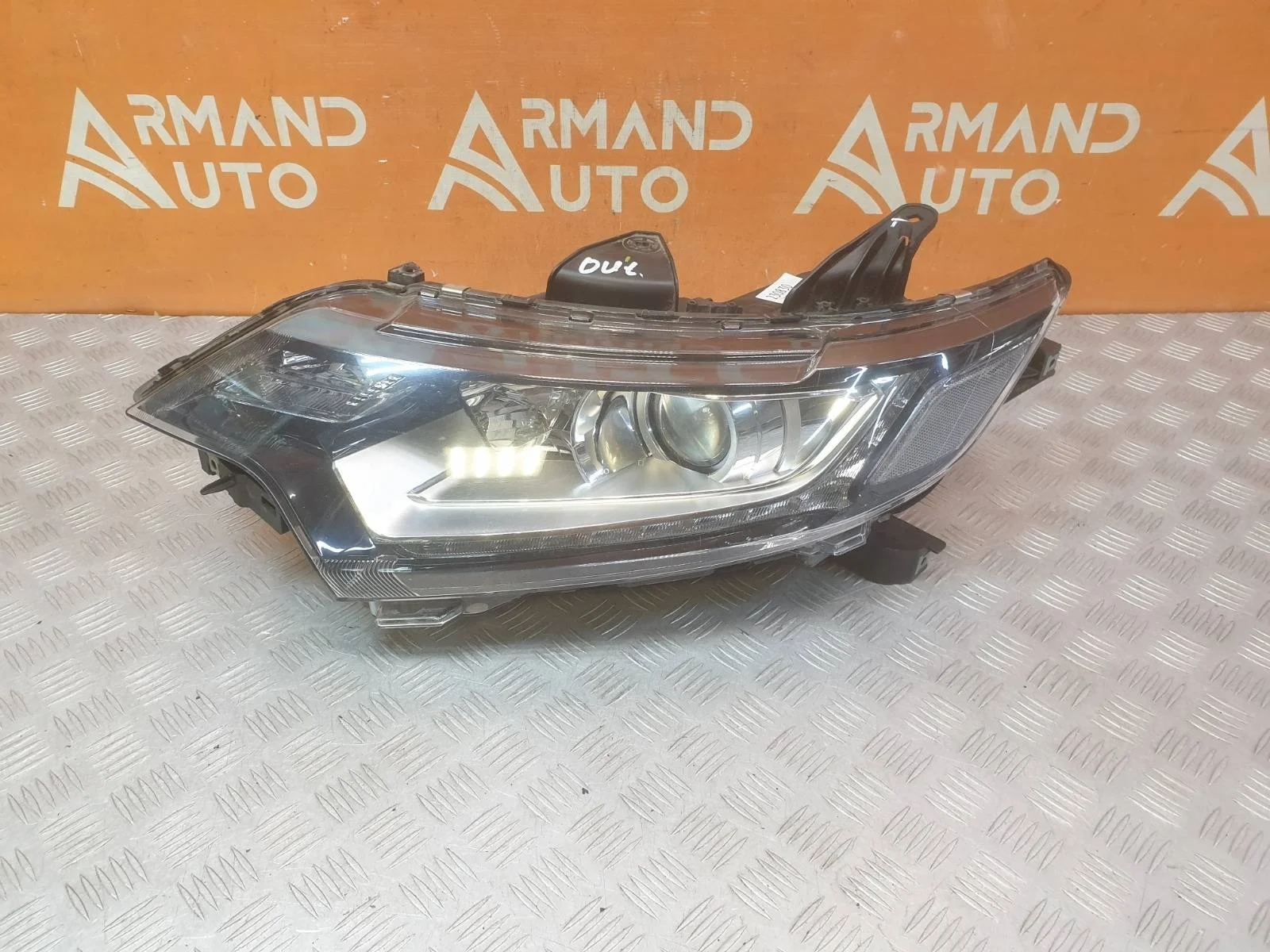 Фара Mitsubishi Outlander 2015-нв 3