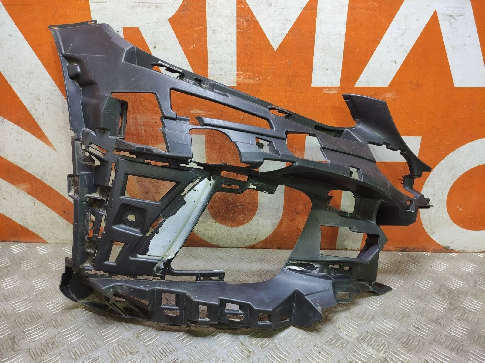 Кронштейн бампера Mercedes -Class 2018-2021 W205