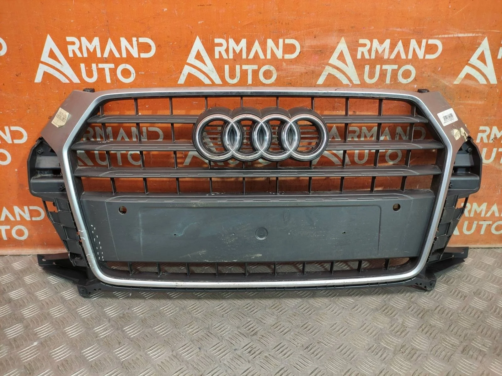 Решетка радиатора Audi Q3 2014-2018 8U