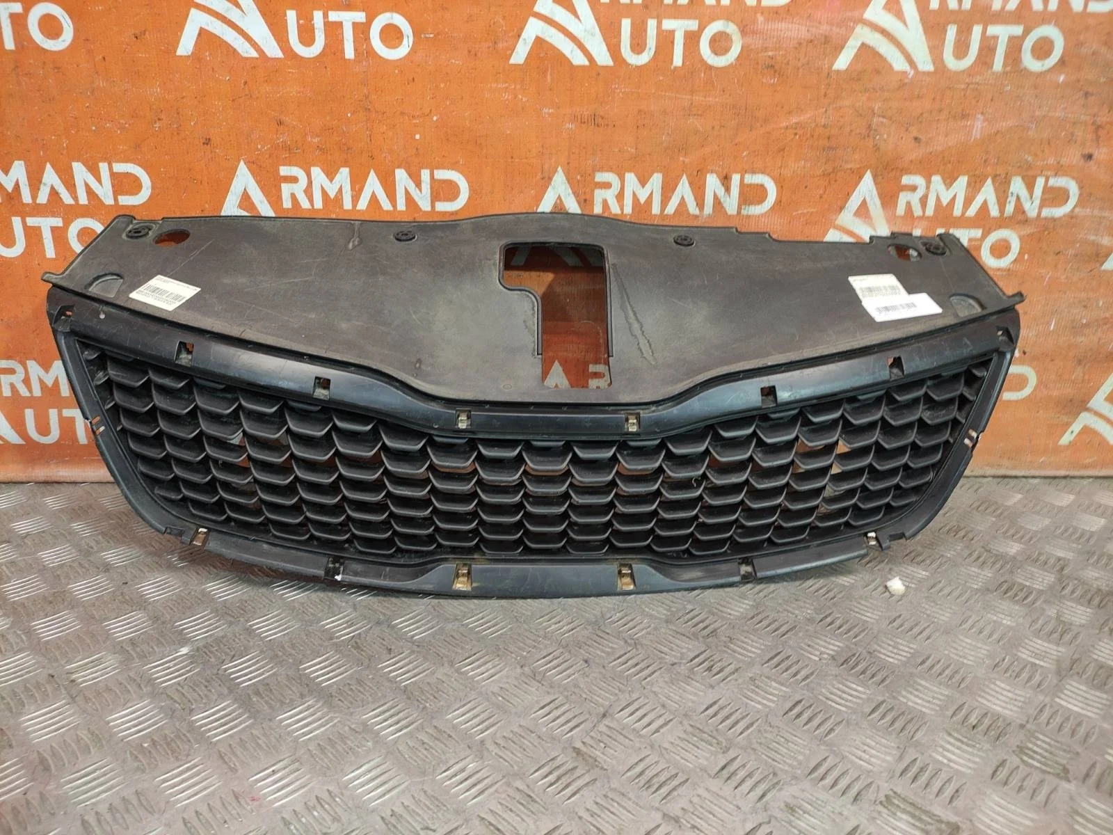 Решетка радиатора Kia Rio 2015-2017 3 QB