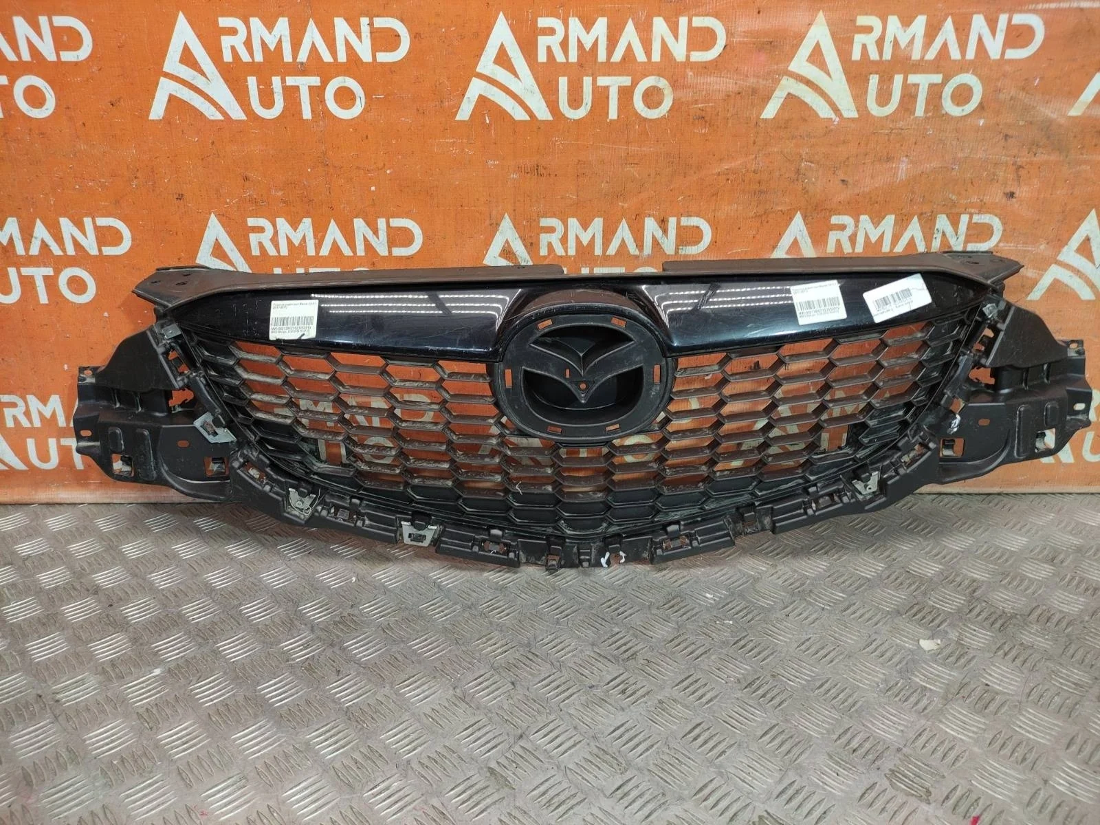 Решетка радиатора Mazda CX-5 2011-2015