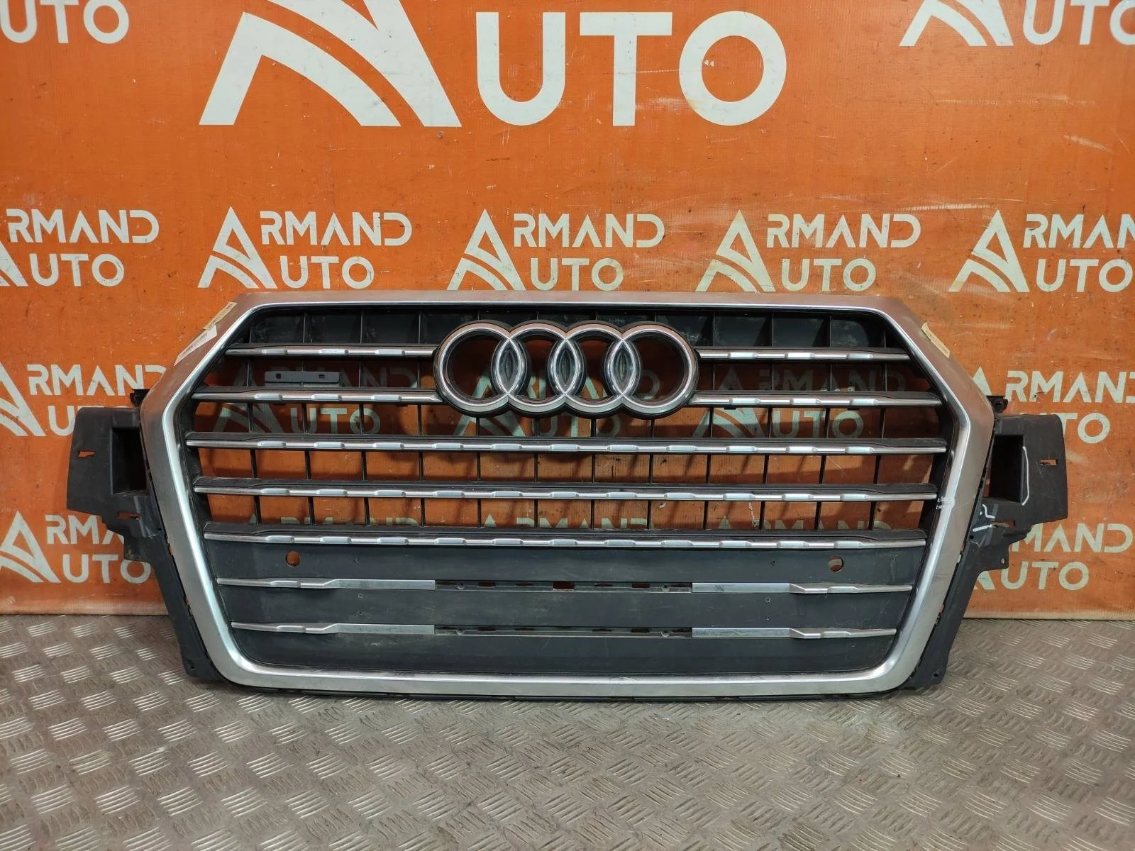 Решетка радиатора Audi Q7 2015-2020 4M
