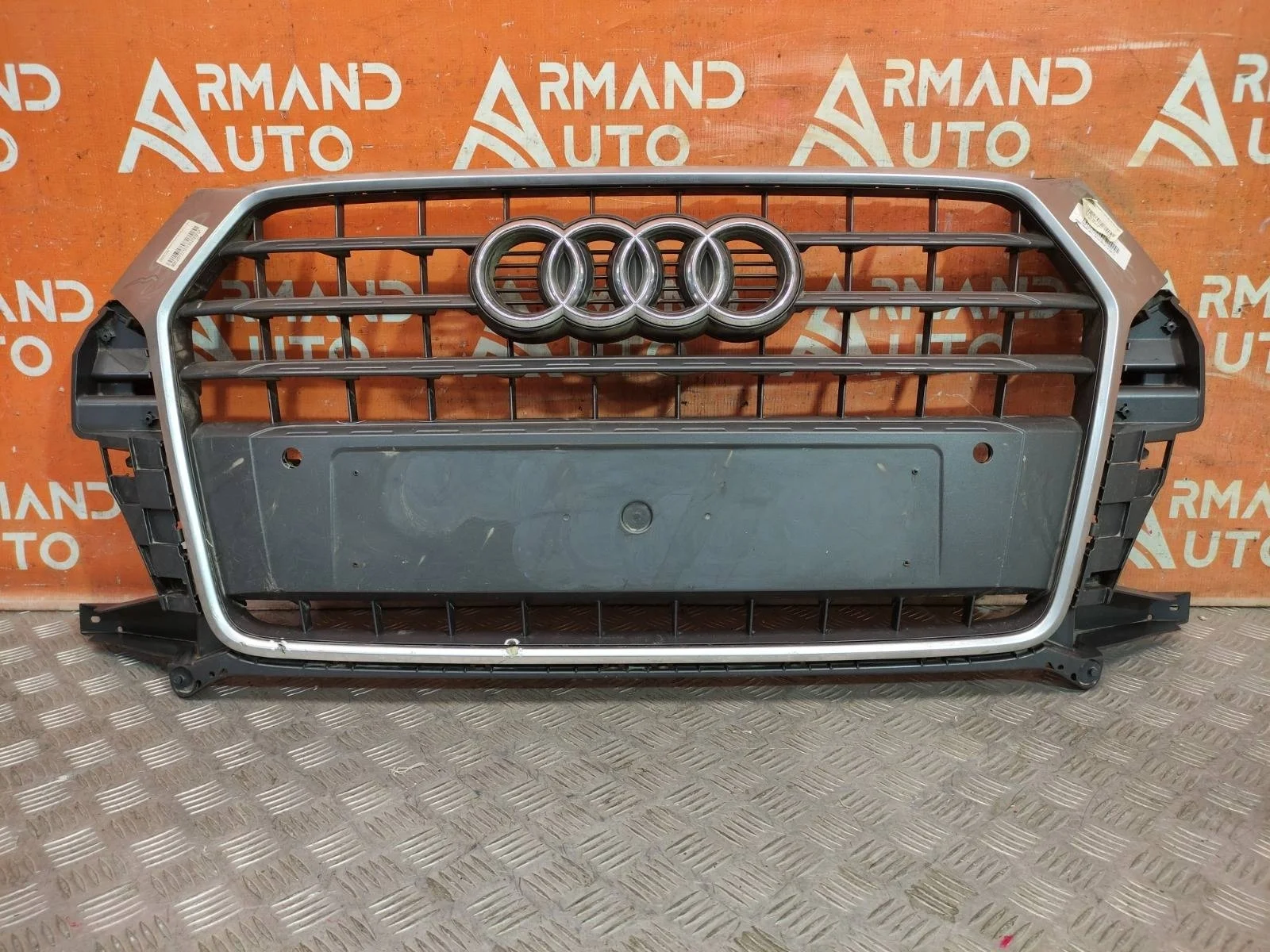 Решетка радиатора Audi Q3 2014-2018 8U