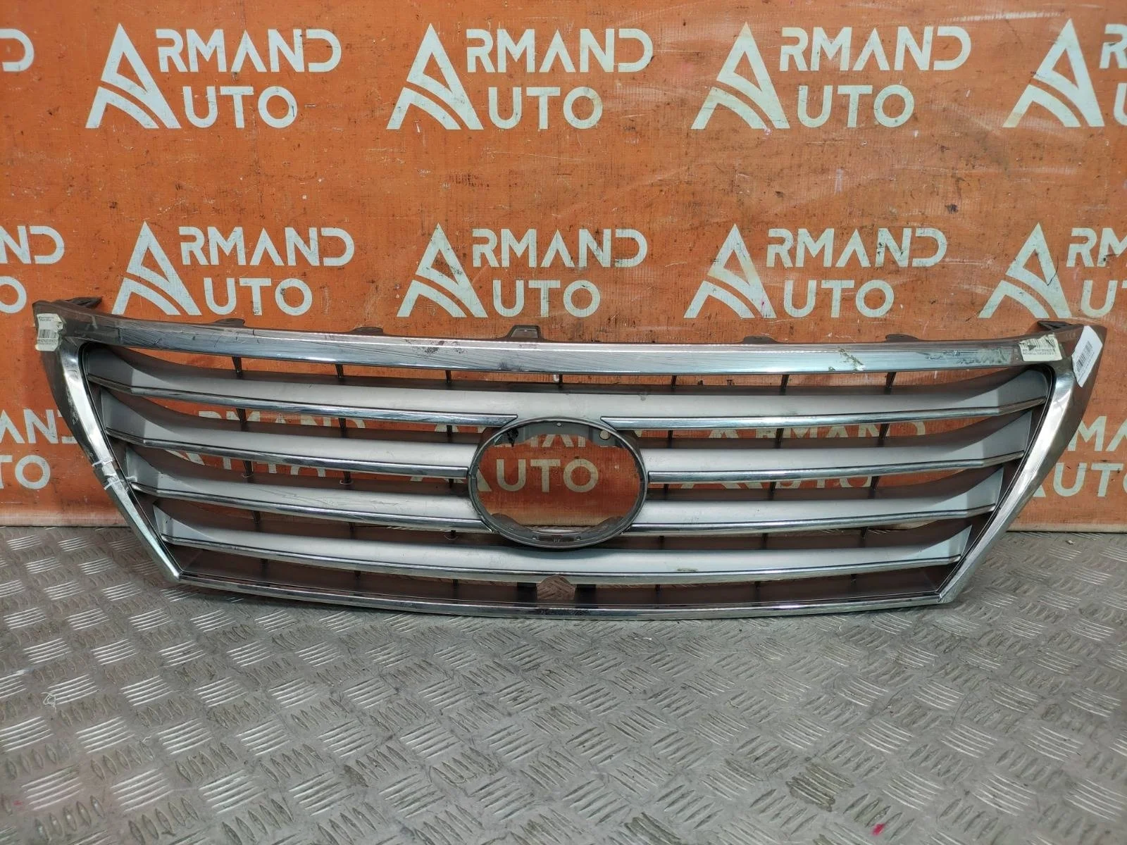 Решетка радиатора LEXUS LX 2007-2012 3 URJ200