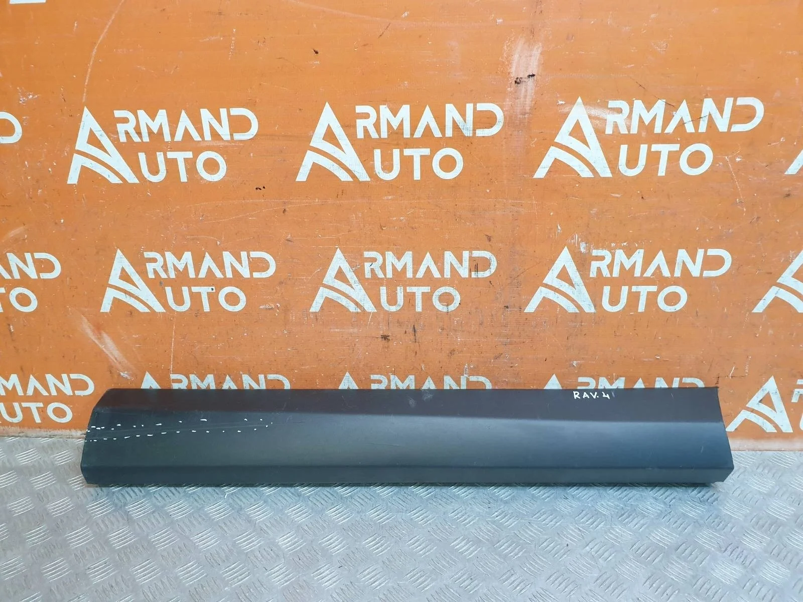 Молдинг двери Toyota RAV4 2015-2019 CA40