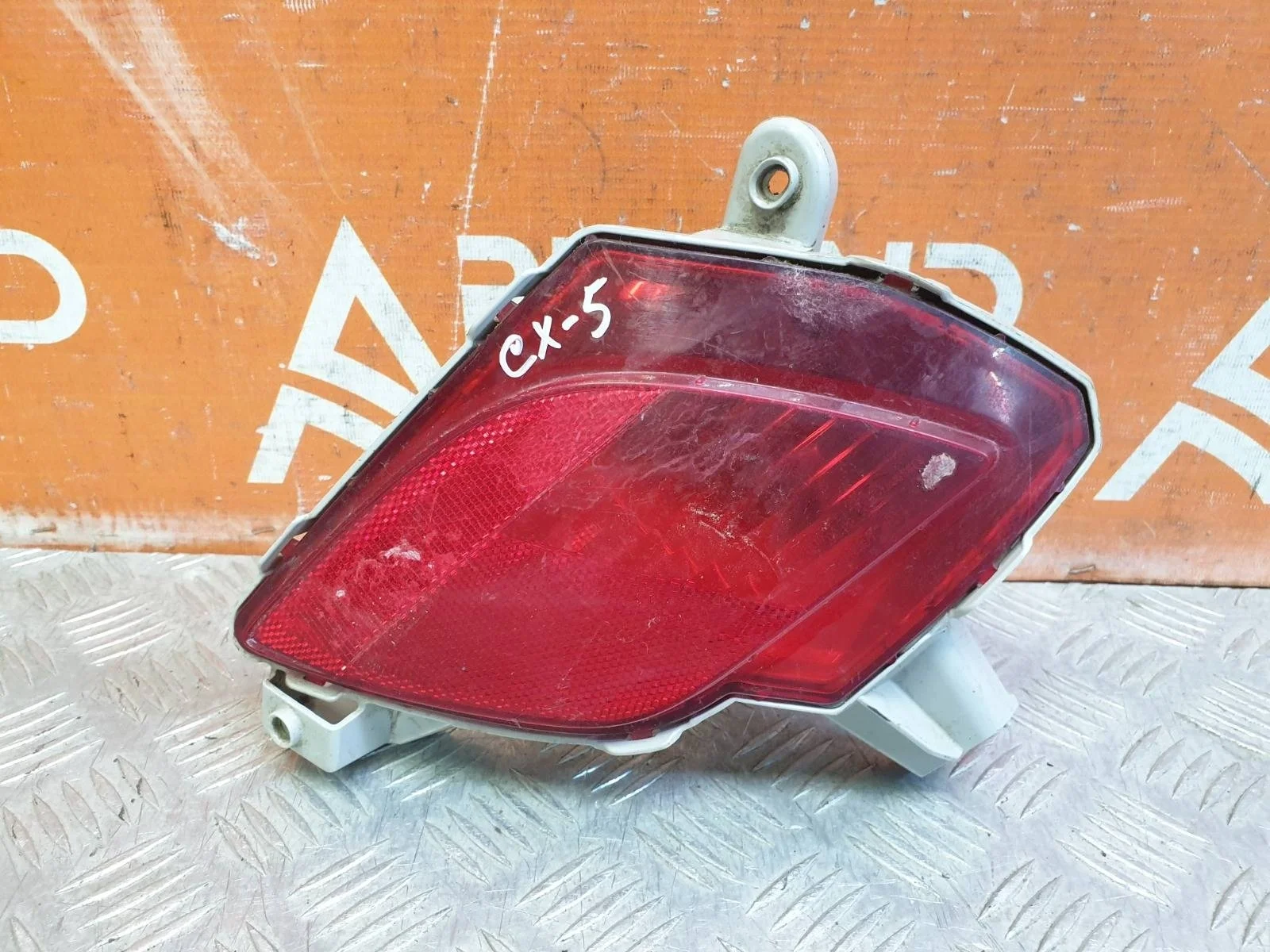 Отражатель Mazda CX-5 2011-2017