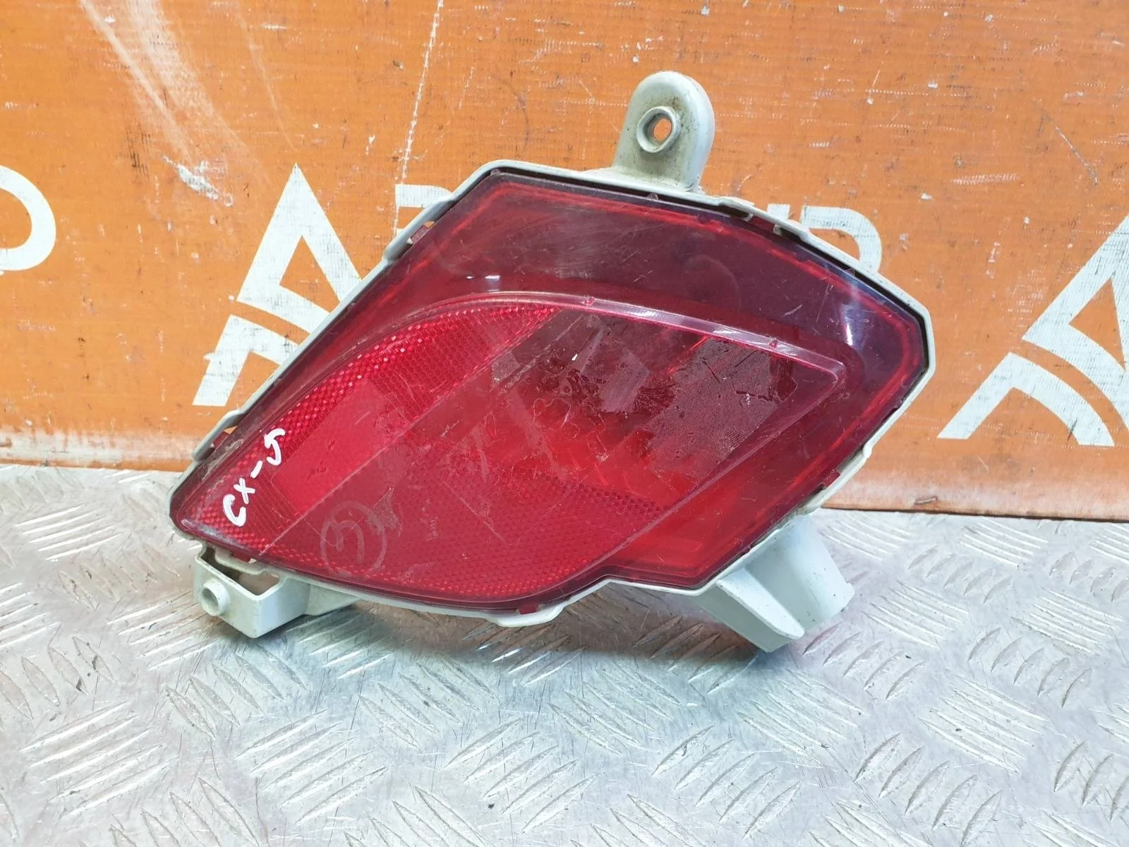 Отражатель Mazda CX-5 2011-2017