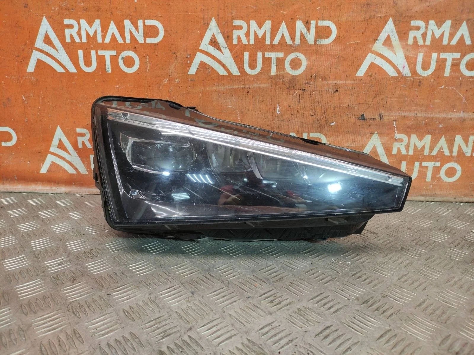 Фара SKODA Rapid 2020-нв