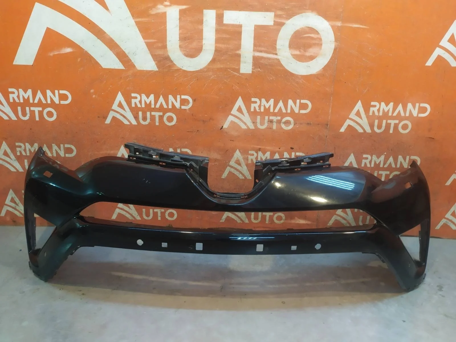 Бампер TOYOTA RAV4 2015-2019 CA40
