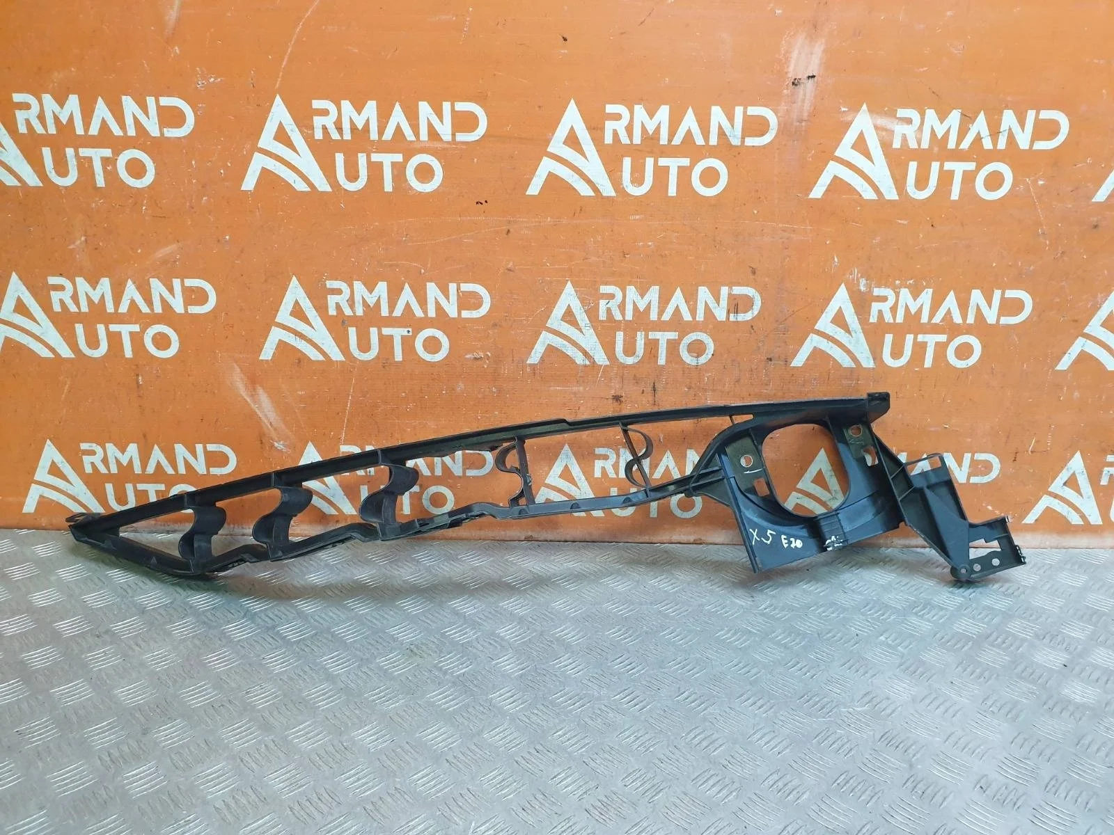 Кронштейн крыла BMW X5 2006-2013 E70