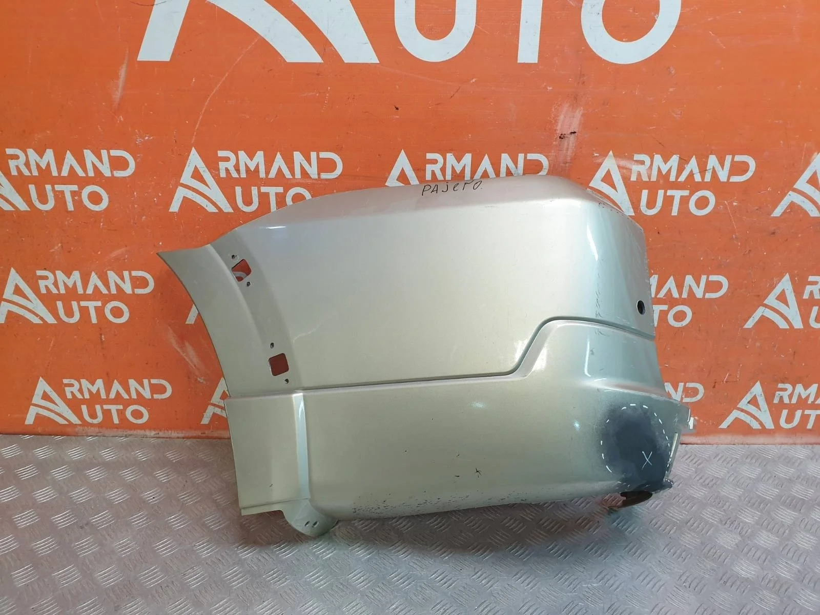 Бампер Mitsubishi Pajero 2006-нв 4