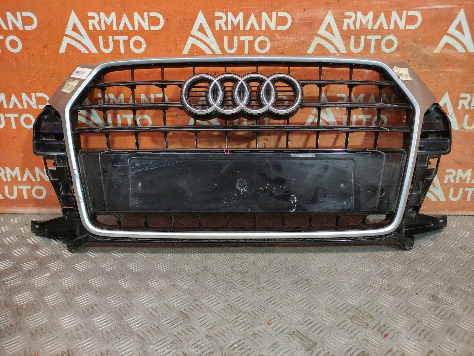 Решетка радиатора Audi Q3 2014-2018 8U