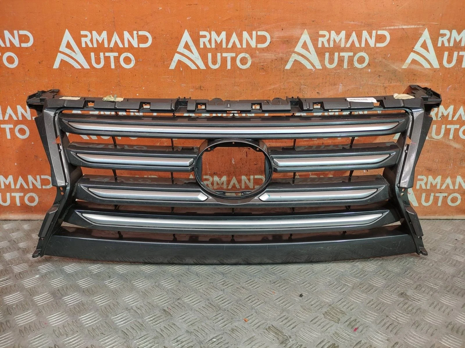 Решетка радиатора Lexus GX 2013-2019 URJ150