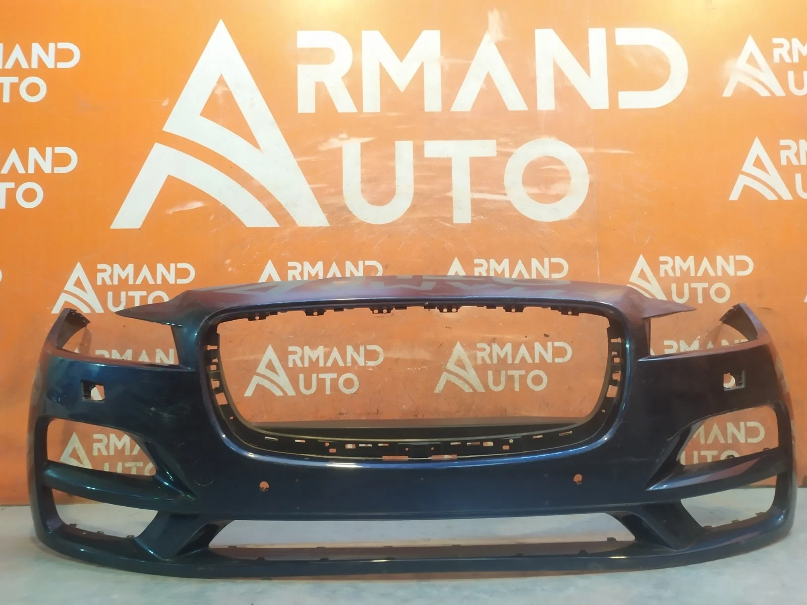 Бампер Jaguar F-Pace 2016-2020