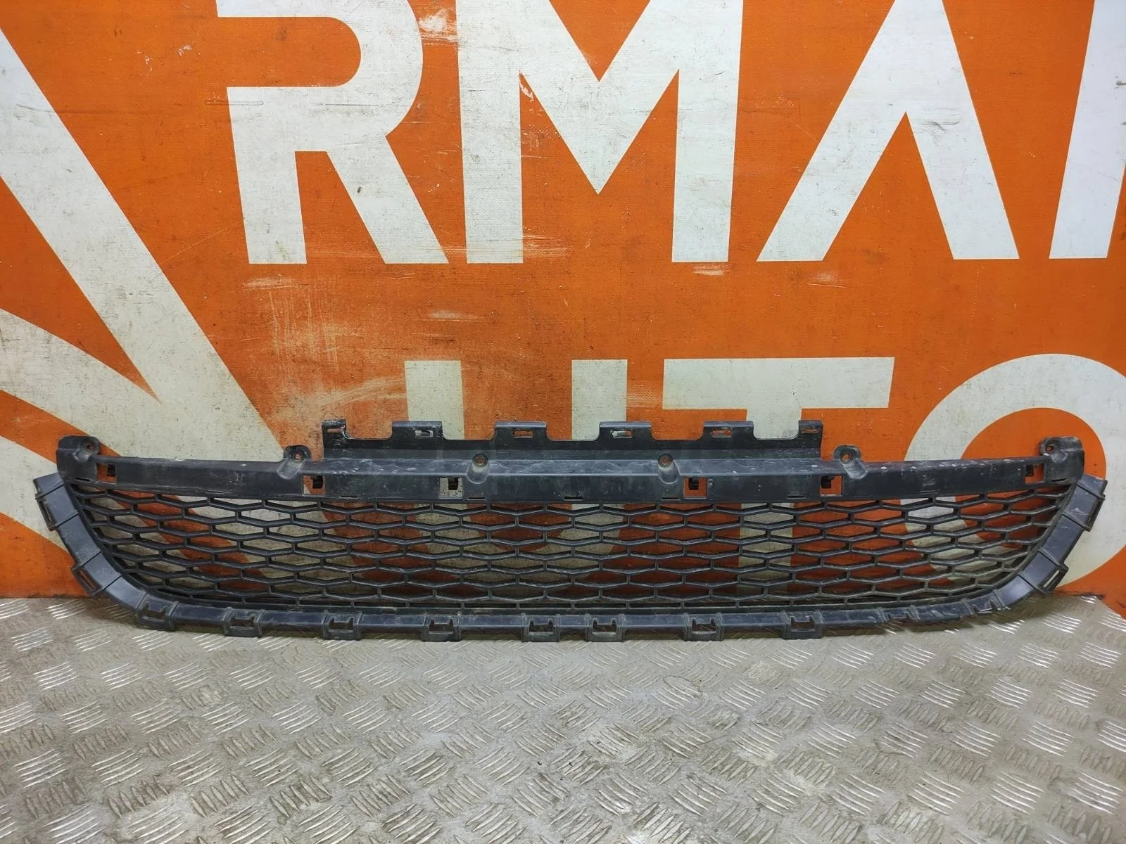 Решетка бампера LAND ROVER Discovery Sport 2014-2019 L550