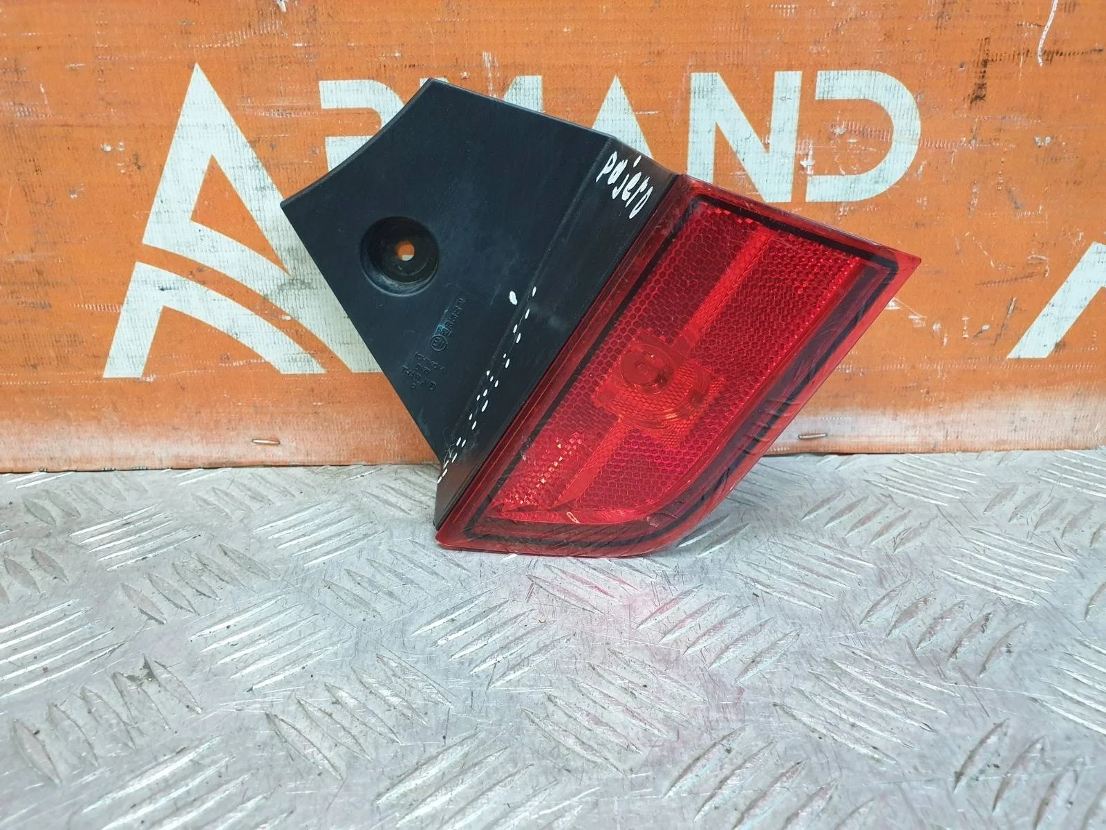 Фонарь противотуманный Mitsubishi Pajero Sport 2015-2021 3