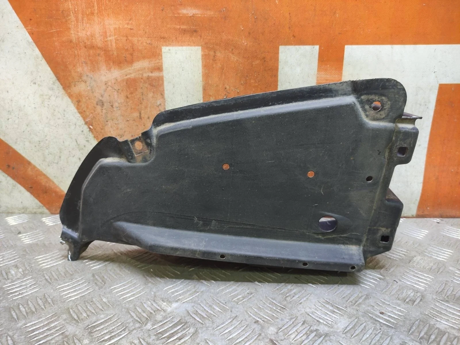 Пыльник бампера Lexus RX 2008-2015 3 AL10