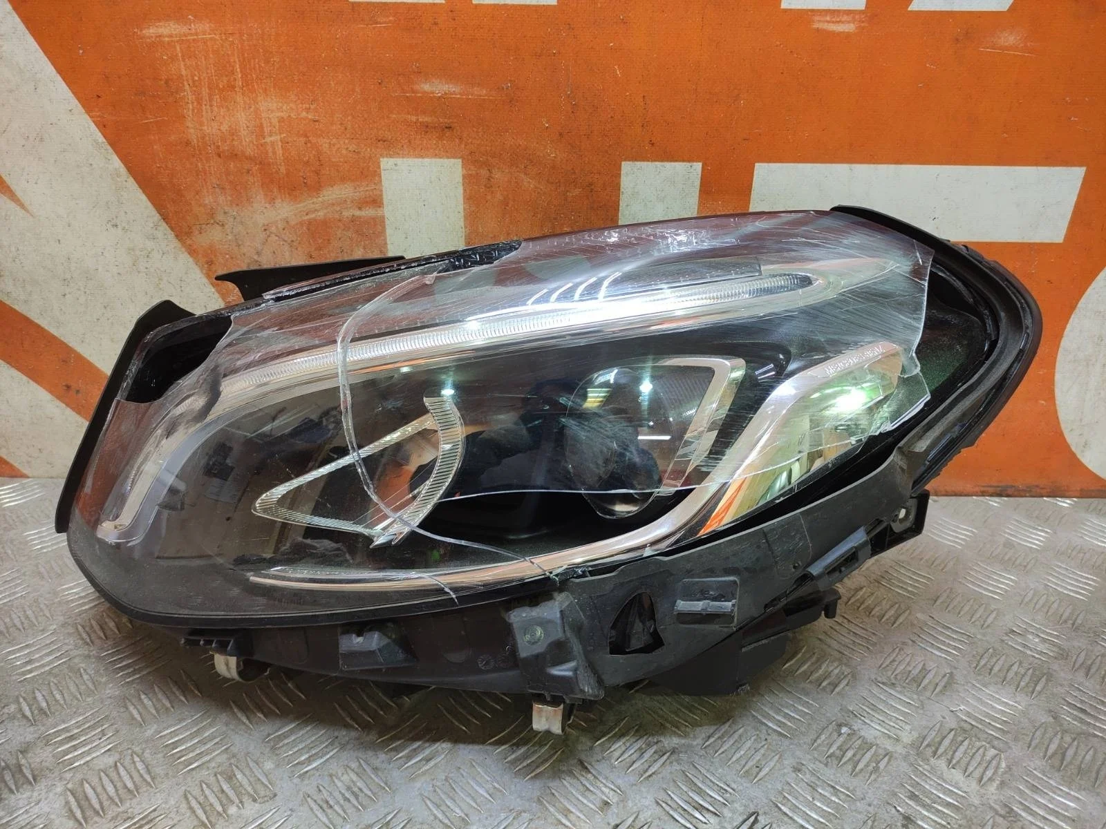 Фара Mercedes B-Class 2014-2018 W246