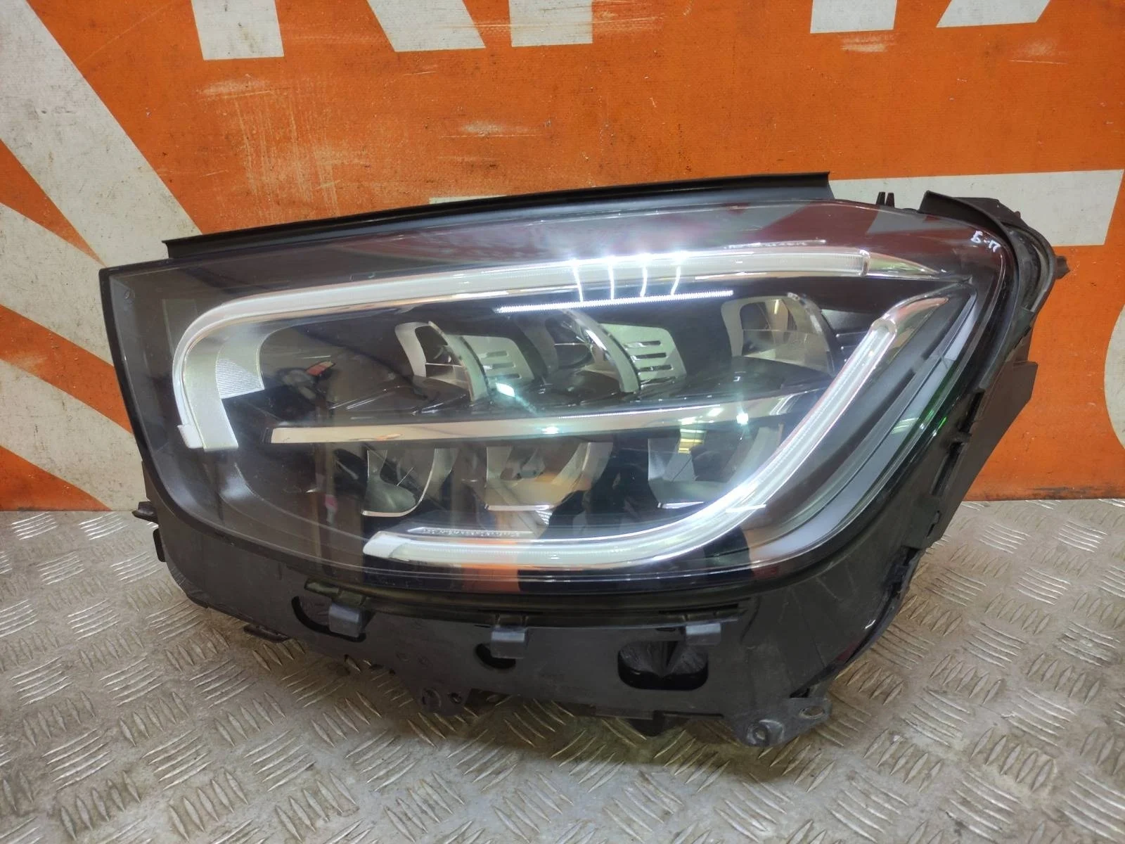 Фара Mercedes GLC-Class 2019-нв X253