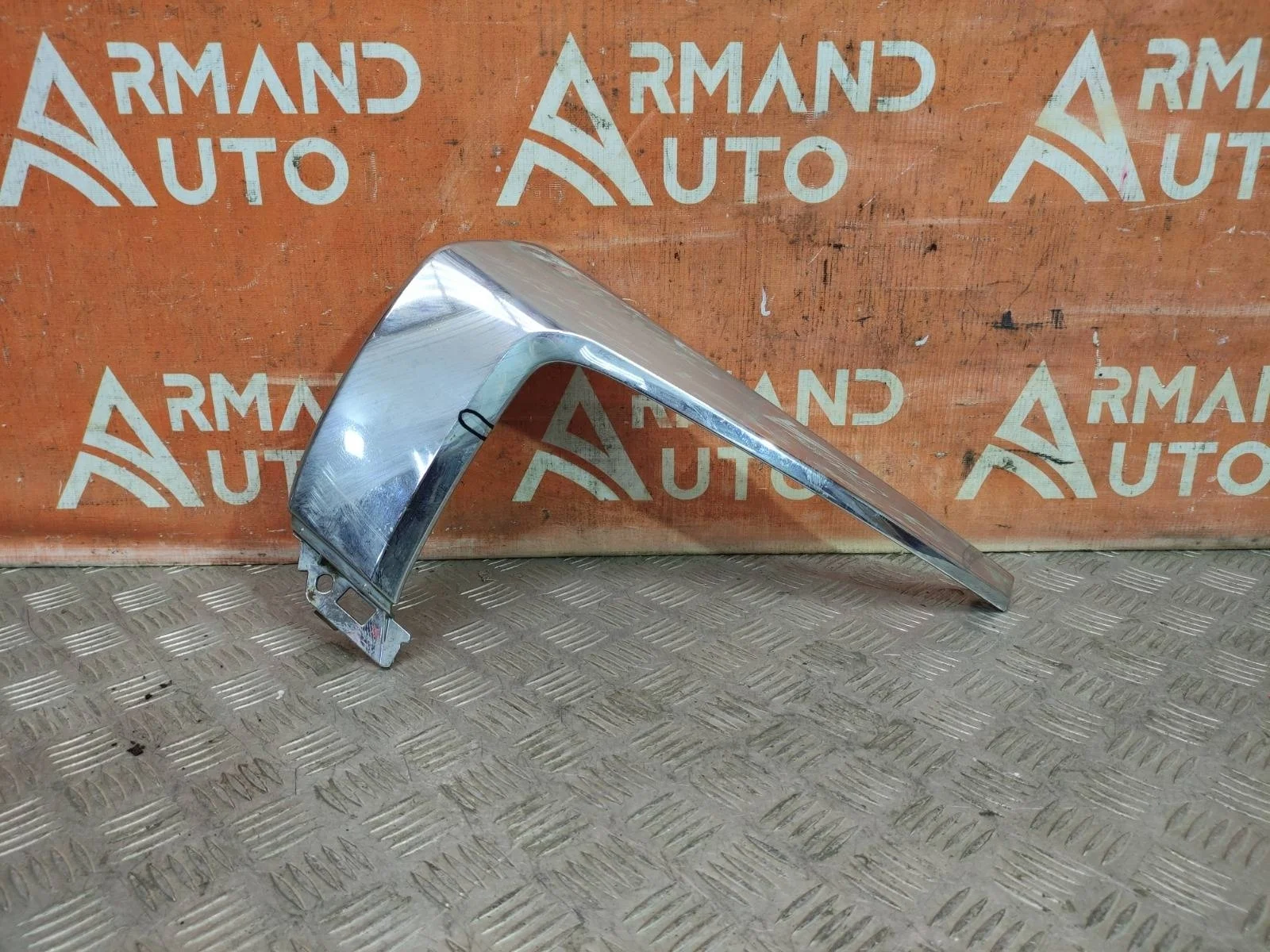 Накладка бампера Mitsubishi Outlander 2015-нв 3