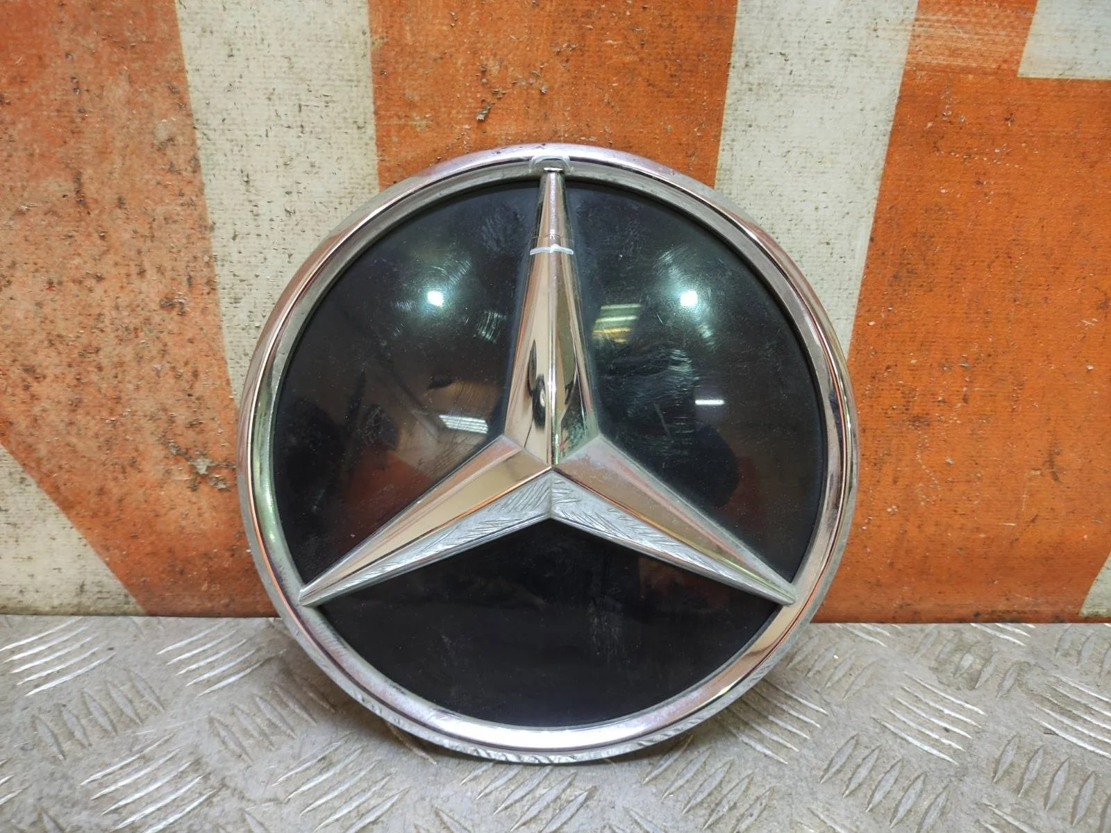 Эмблема Mercedes GLC-Class 2019-нв X253