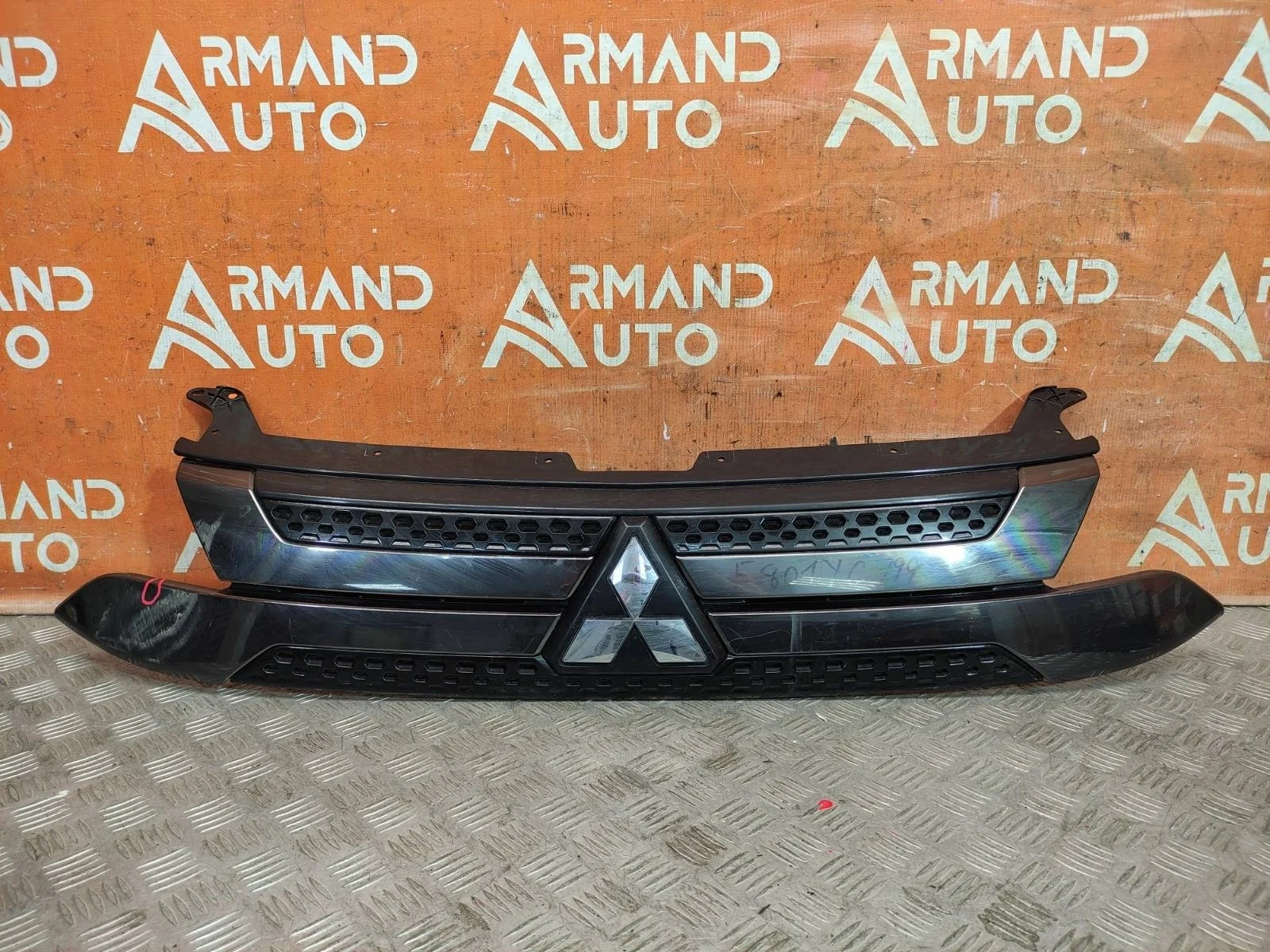 Решетка радиатора MItsubishi Outlander 2018-нв 3