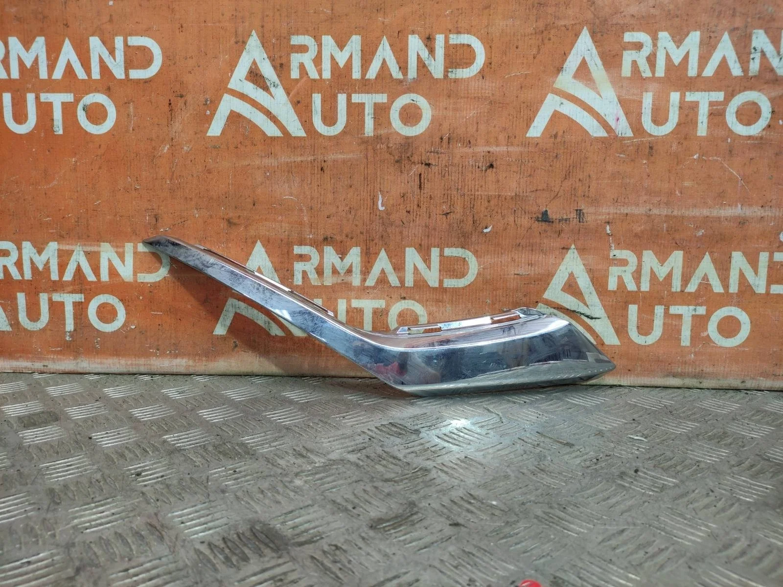 Накладка бампера Mitsubishi Outlander 2015-нв 3