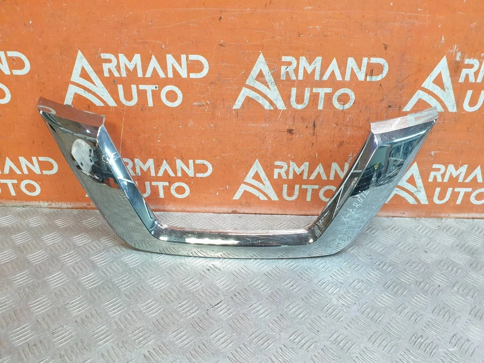 Накладка решетки радиатора Nissan X-Trail 2017-2022 3 T32