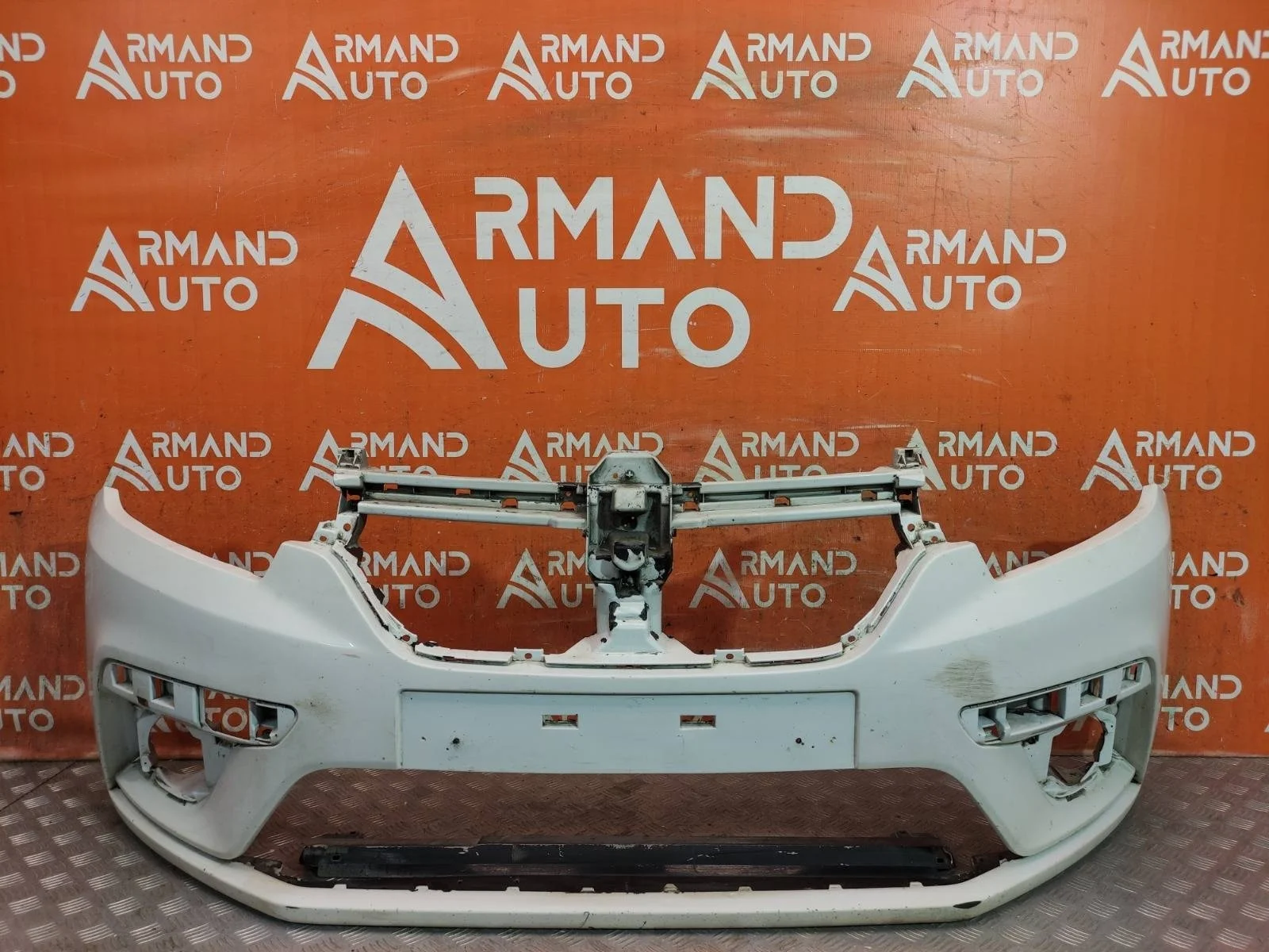Бампер Renault Logan 2018-2022