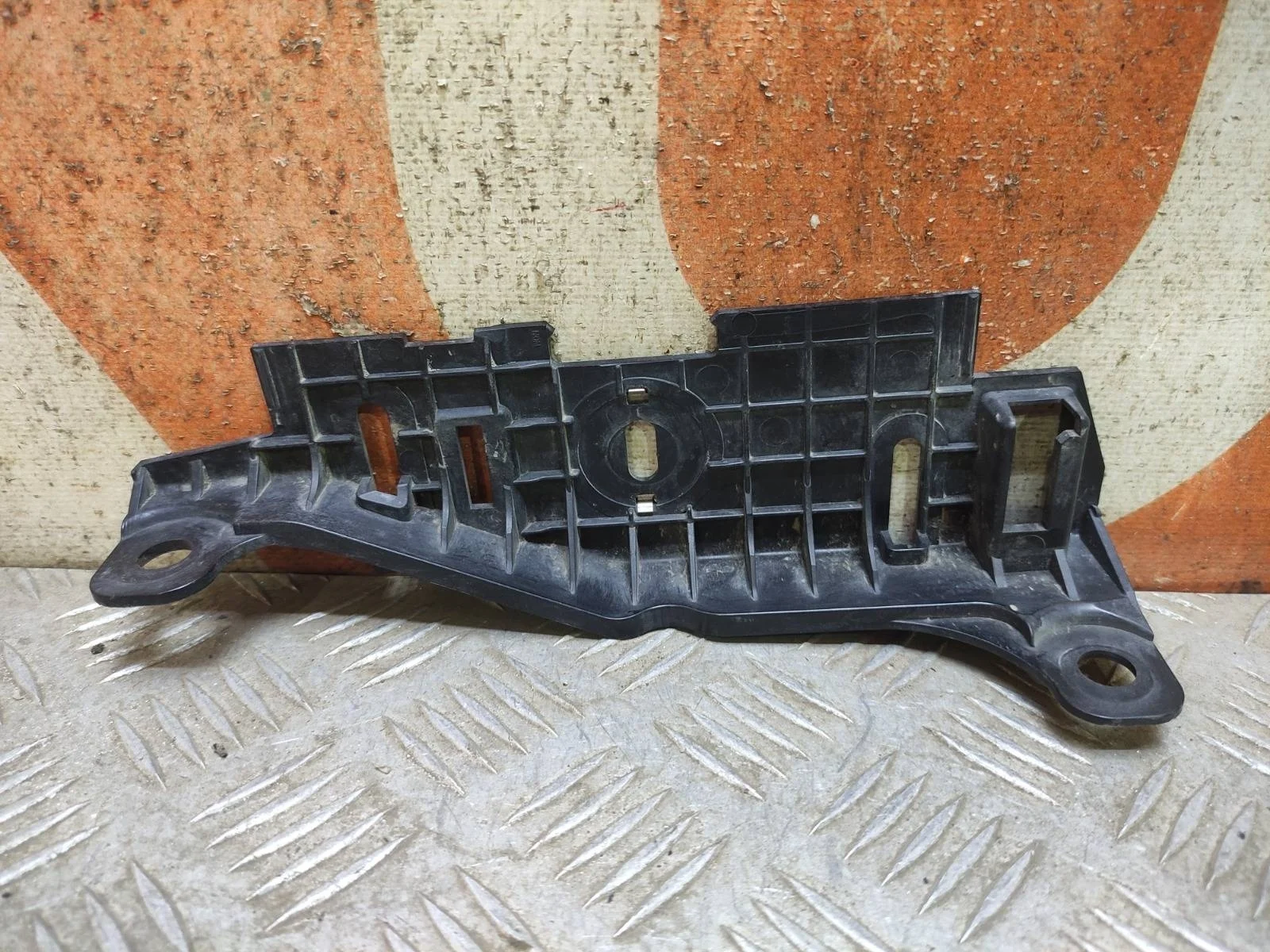 Кронштейн фонаря Land Rover Range 2012-2022 4 L405