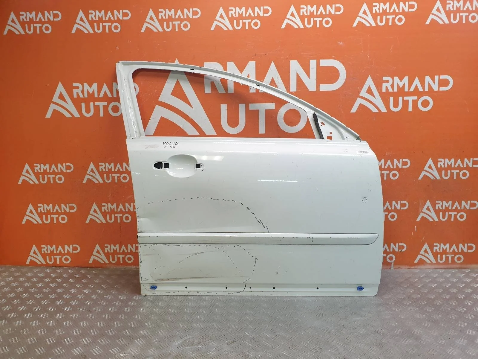 Дверь Volvo S40 2004-2012