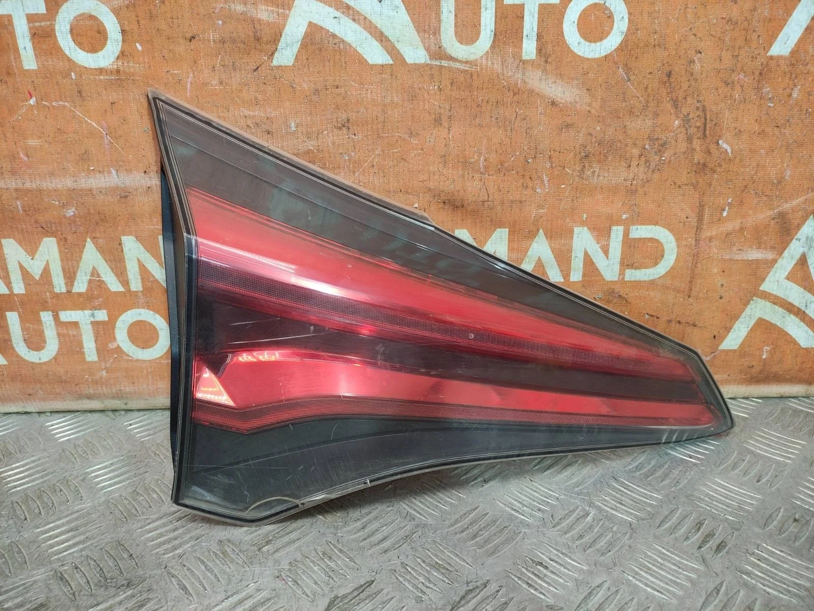 Фонарь внутренний Toyota RAV4 2015-2019 CA40