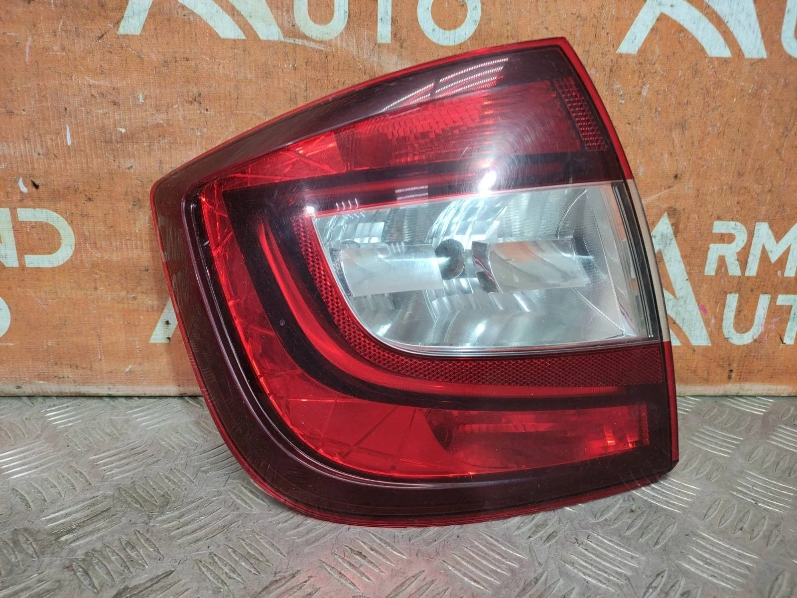 Фонарь Skoda Rapid 2017-2020