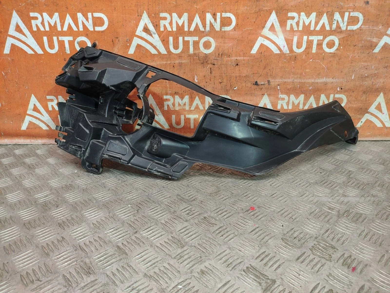 Кронштейн бампера BMW X5 2013-2018 F15