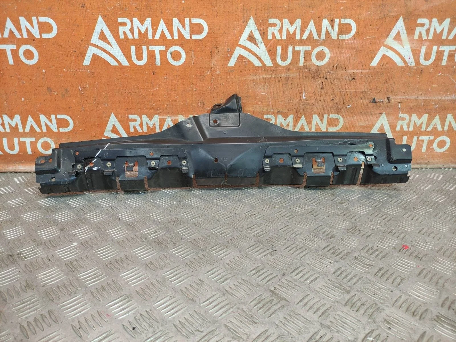 Панель передняя (суппорт радиатора) верхняя Toyota Land Cruiser Prado 2017-нв 150