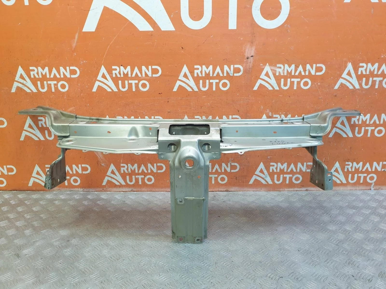 Панель передняя (суппорт радиатора) Renault Logan 2012-2022