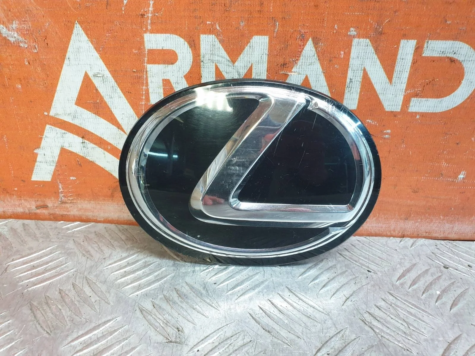 Эмблема Lexus NX 2017-2021