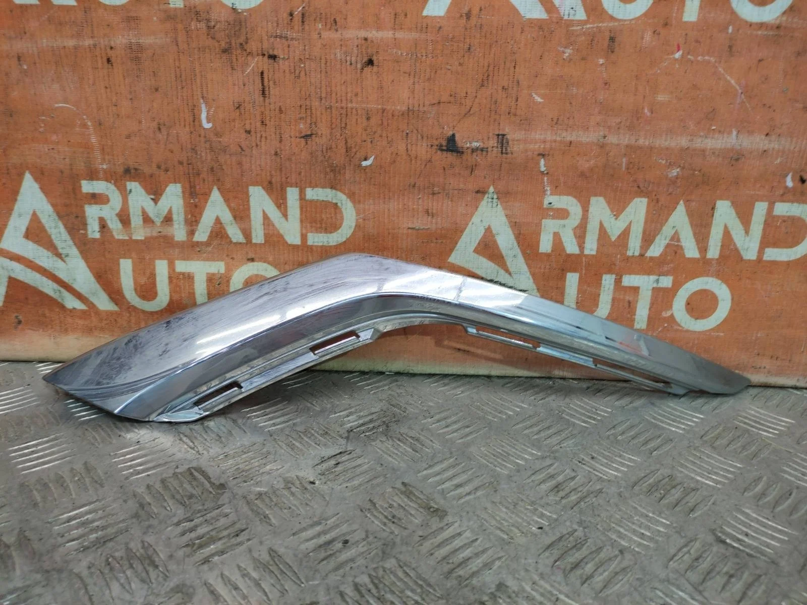 Накладка бампера Mitsubishi Outlander 2015-нв 3