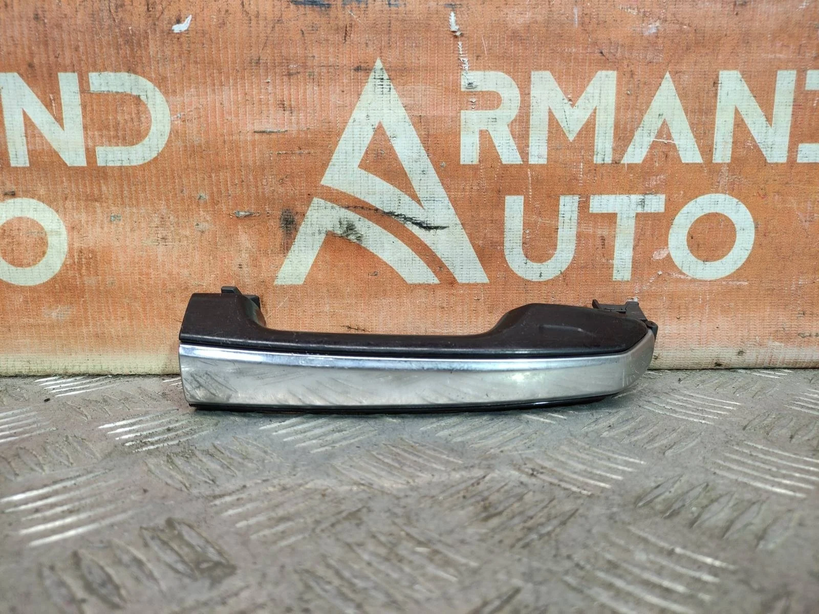 Ручка двери внешняя Lexus LX 2015-2023 URJ200