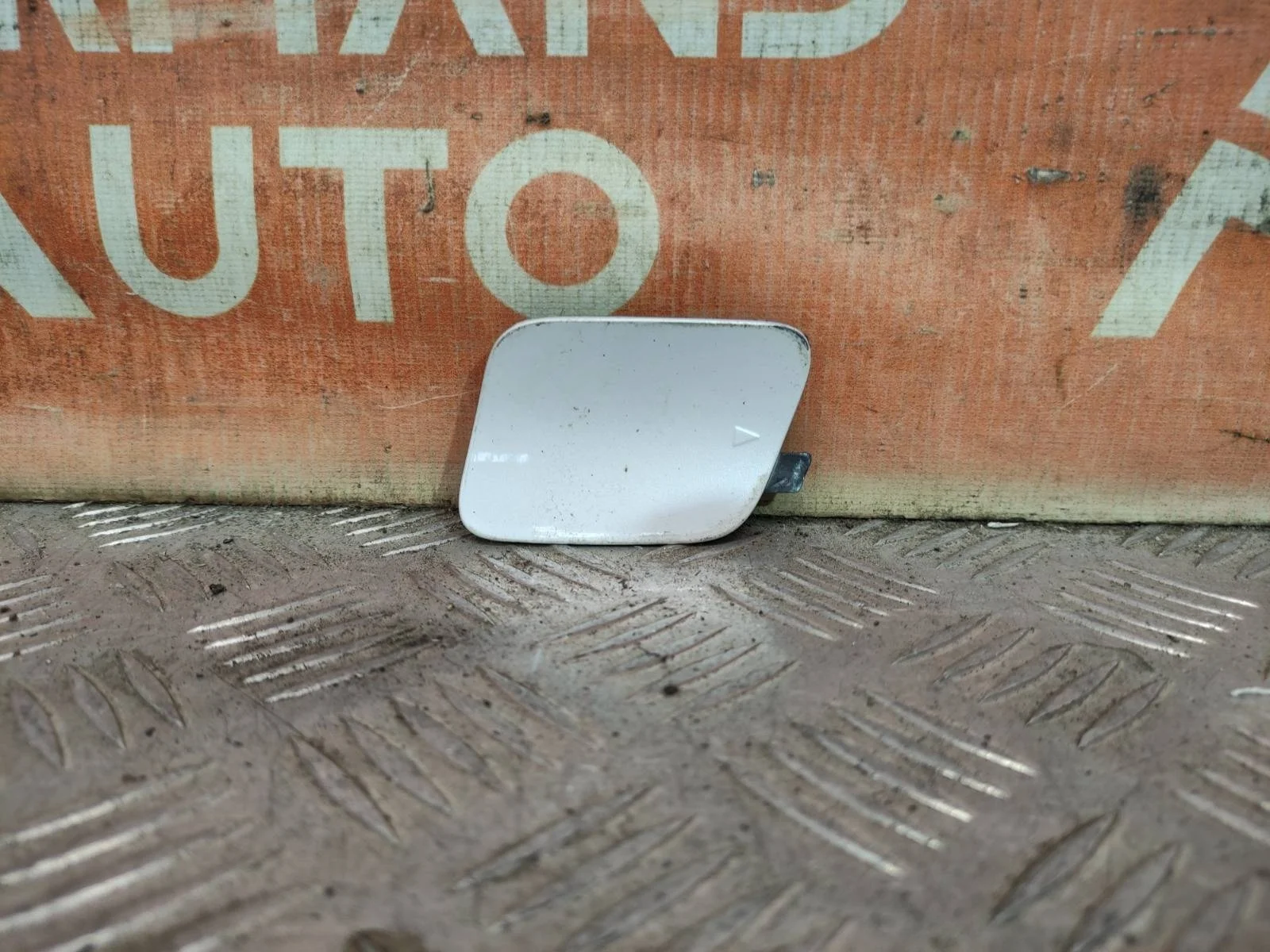 Заглушка буксировочного крюка BMW X5 2013-2018 F15