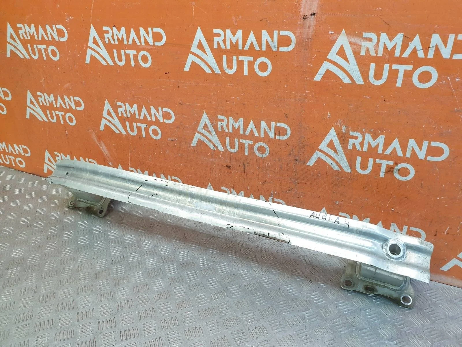 Усилитель бампера Audi A4 2015-нв B9