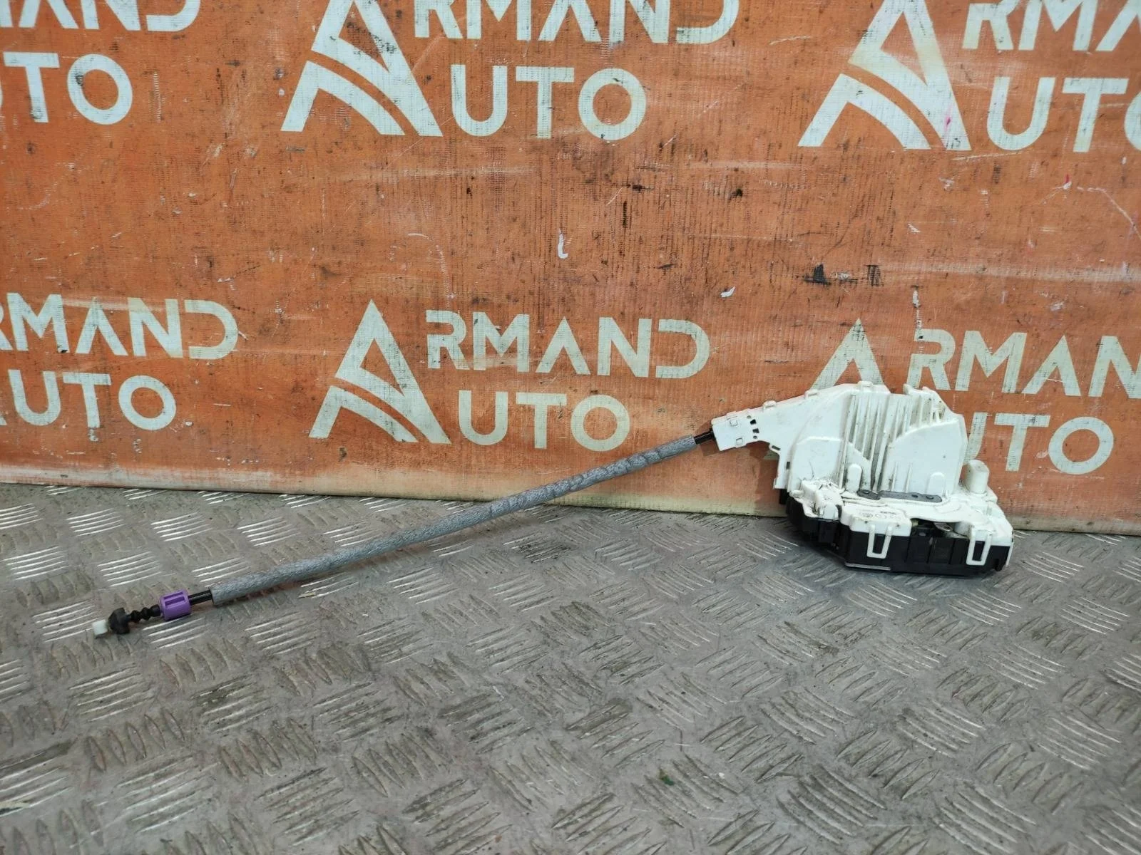 Замок двери Mercedes ML GLE-Class 2011-2018 W166