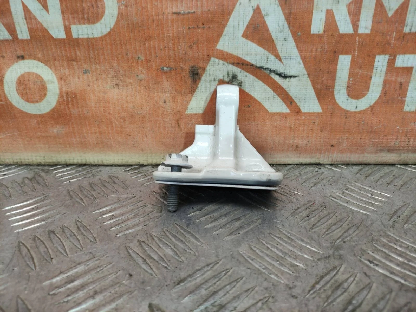 Петля двери Mercedes A-Class 2012-2018 W176