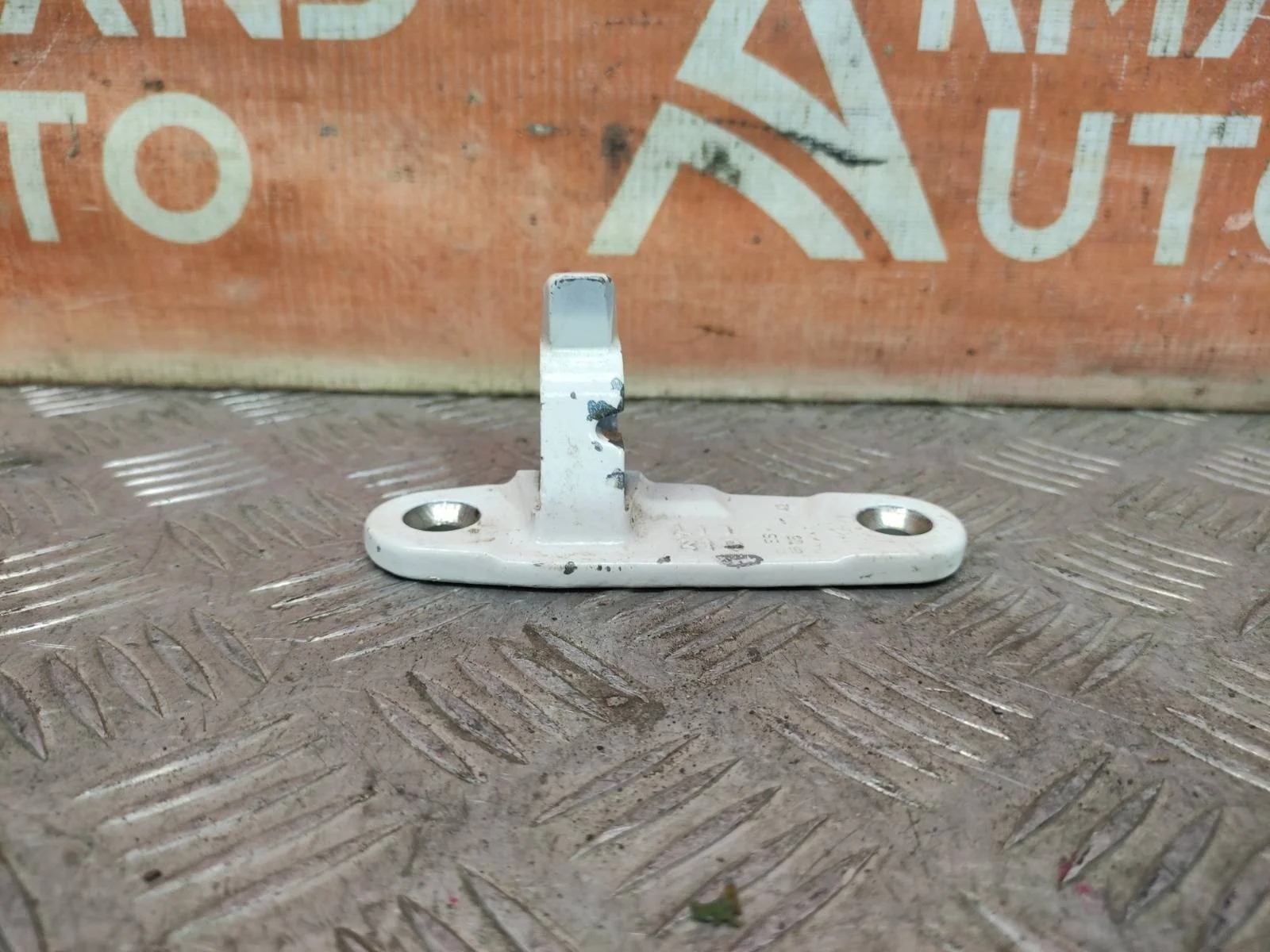 Петля двери нижняя Mercedes A-Class 2012-2018 W176